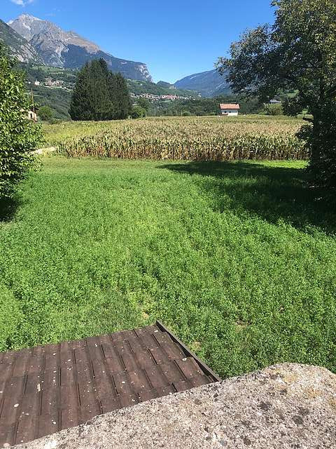 Tra Lago di Garda e Lago di Molveno: Vendesi casale da ristruttuare